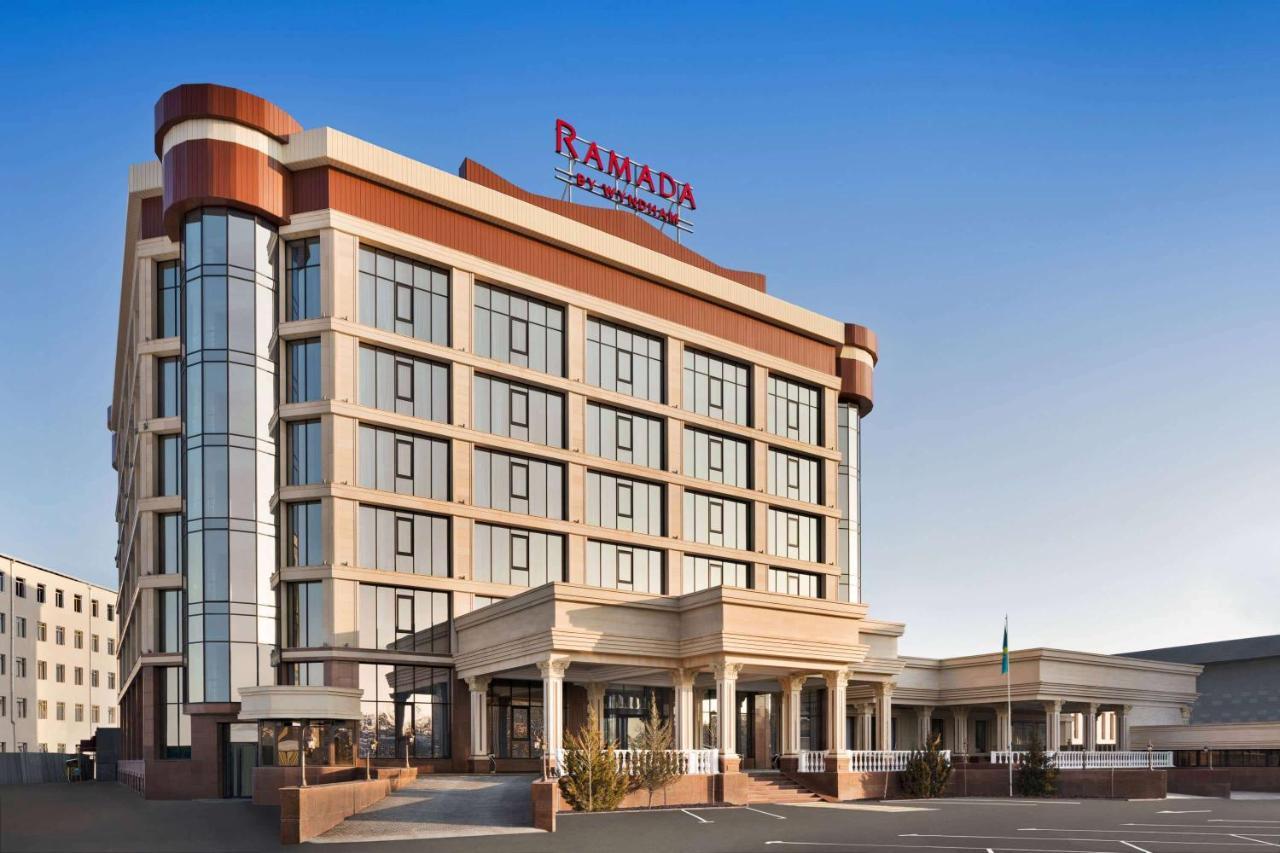 Ramada By Wyndham Shymkent Hotel Buitenkant foto